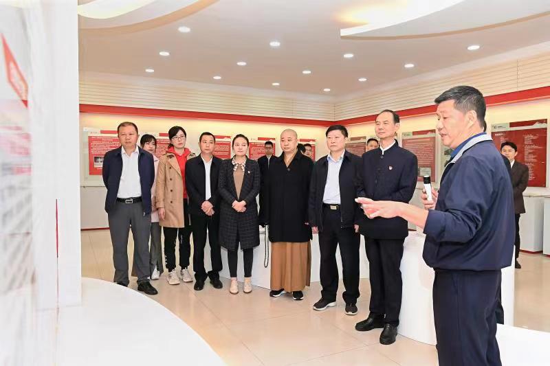 福建省人大常委會(huì)黨組書記、副主任雷春美和全國(guó)人大代表到順昌虹潤(rùn)等地調(diào)研