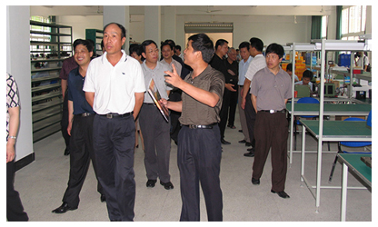 福建省委常委、政法委書記徐謙一行視察虹潤公司